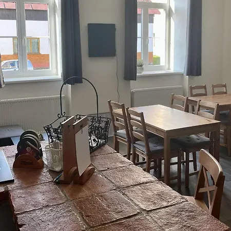 Semesterbostad Spacious With Barbecue Horní Maršov