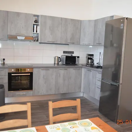 Semesterbostad Spacious With Barbecue Horní Maršov